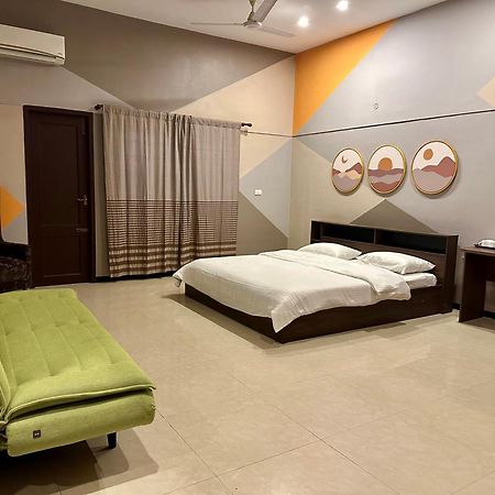 Costa Verde Luxury Seafront Villa Chennai Bagian luar foto