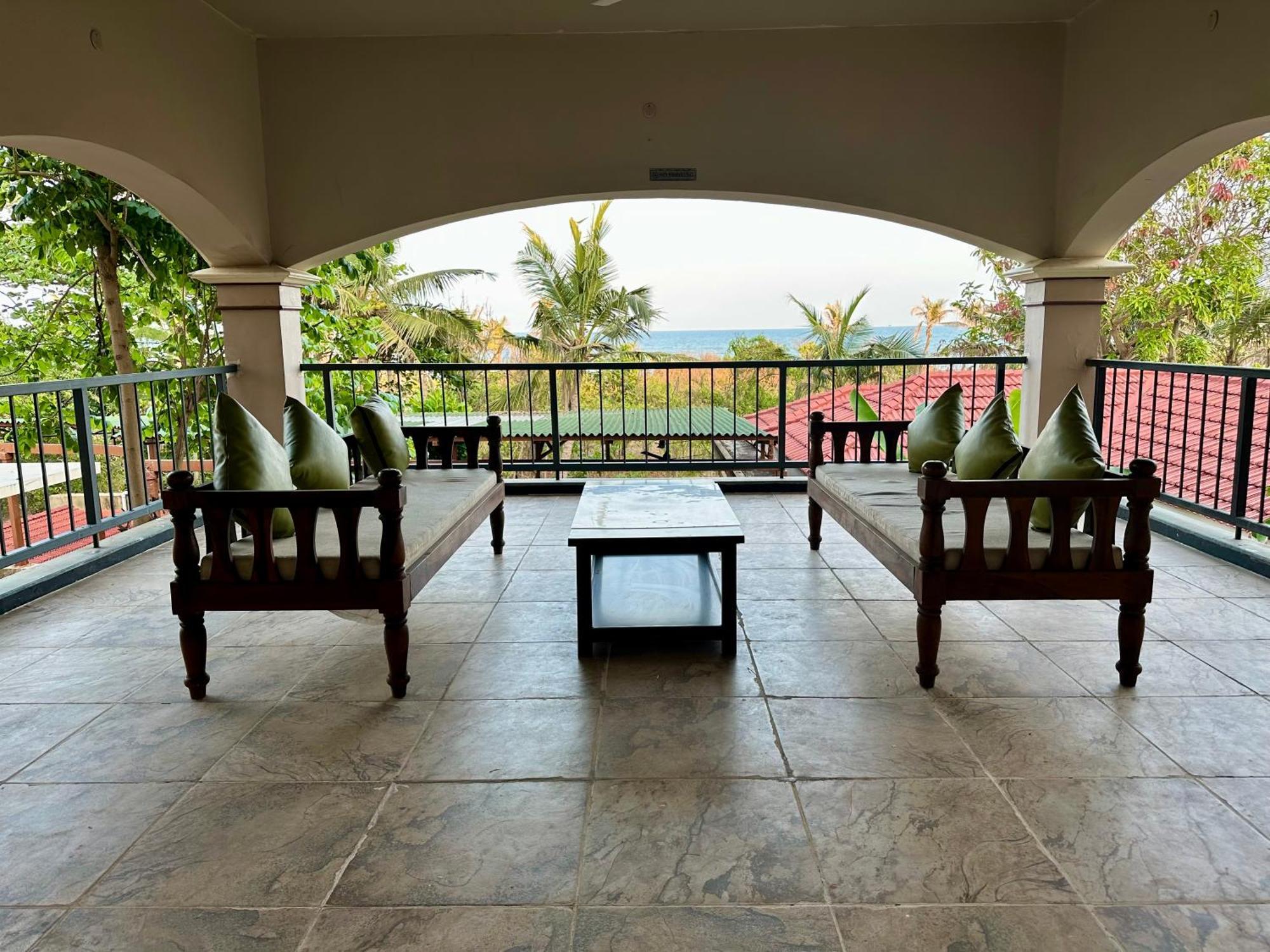 Costa Verde Luxury Seafront Villa Chennai Bagian luar foto
