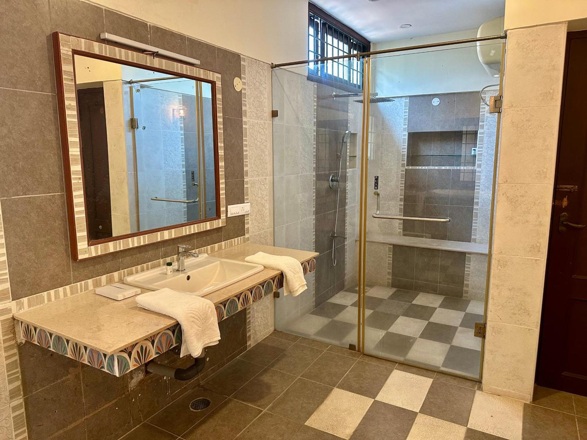 Costa Verde Luxury Seafront Villa Chennai Bagian luar foto